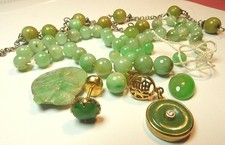 MIXED LOT ANTIQUE LOOSE CHINESE JADE JADEITE BEADS,  IMPERIAL JADE 18K EARRING