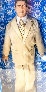 Ronald Reagan sprechende Actionfigur Spielzeug Präsidenten 2003 neu im Karton - Bild 1 von 11