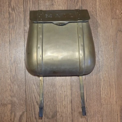 Buzón de bolsa de sillín de latón pesado vintage, decoración colgante de pared de correo postal de Estados Unidos Foto 1 de 4