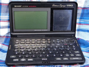 SHARP Electronic Organizer IQ-8300M Multilingual 128KB damaged - Zdjęcie 1 z 17