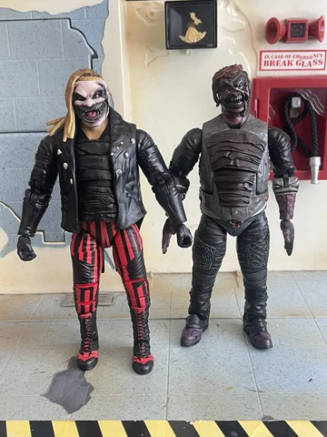 WWE Ultimate Edition The Fiend Bray Wyatt & Elite Burnt (2) Figures Great Cond Cover