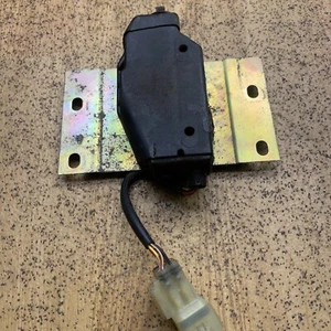 ACTUADOR PUERTA DELANTERA Discovery, 300 Tdi 5 pines.               F41 - Imagen 1 de 4