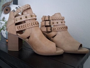 Spring Booties - Picture 1 of 3