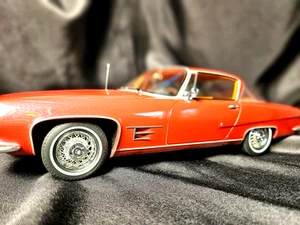 BOS Models 1960 Dual-Ghia L6.4 Coupe 1:18 Scale Inv. #3926 - Picture 1 of 10