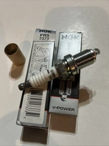 Set of 2 Spark Plugs- V-Power NGK FR5 7373 New Old Stock - Free Shipping - Foto 1 di 6