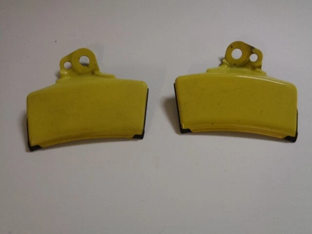 Cubiertas de pernos de puerta de tapa trasera Toyota MR2 Spyder 2000-2005 Foto 1 de 1