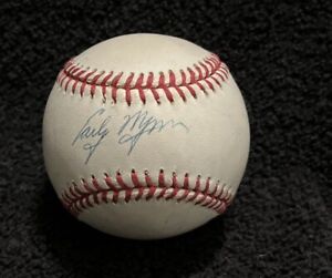 Early Wynn Signed AUTOGRAPHED VINTAGE OAL BASEBALL