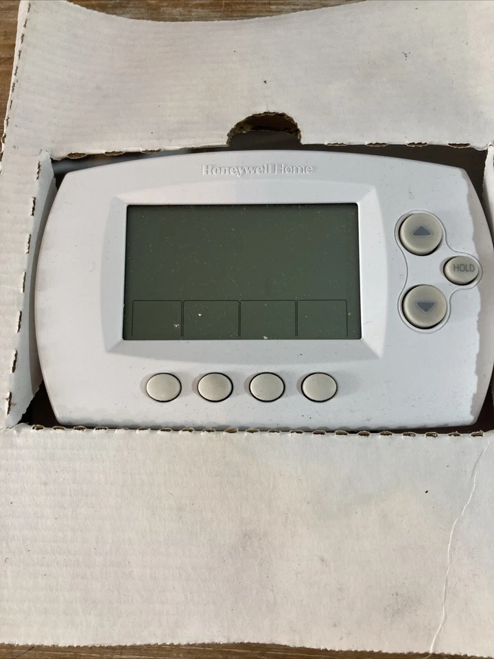 Honeywell Home Wi-Fi 7-Day Smart Programmable Thermostat (RTH6580WF) - White - Image 1 of 3