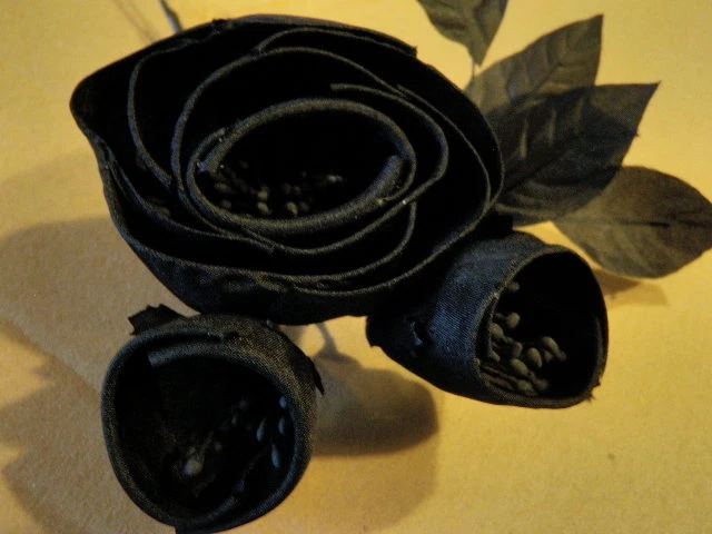 Millinery Flower Silk Fabric Rose Black 2.5" + 1" Buds Hat Wedding or Hair KM3A Foto 1 de 1