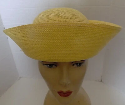 Sombrero Betmar de paja tejido amarillo vintage ala volteada  Foto 1 de 4