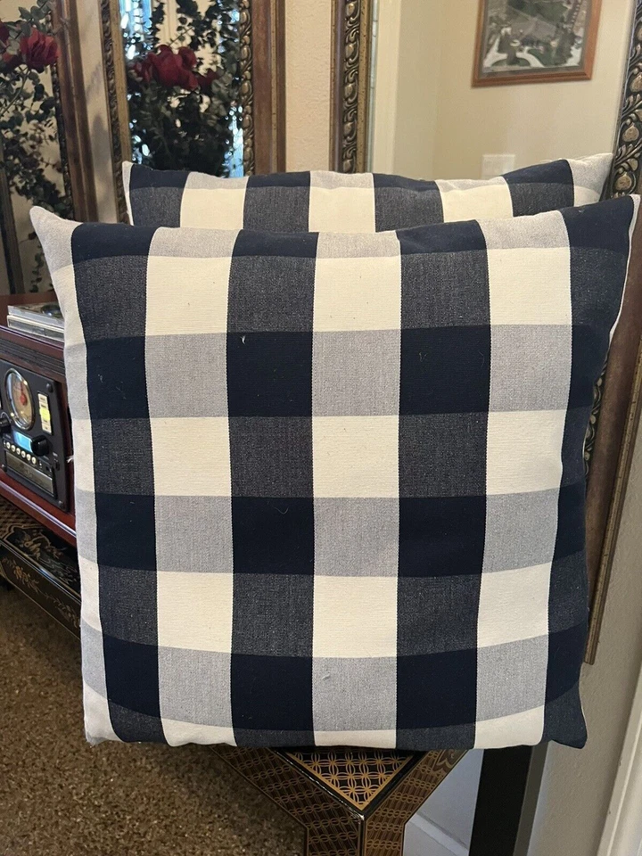 Juego de 2 almohadas a cuadros azul gris blanco 22x22" ~ cremallera hobby lobby Foto 1 de 4
