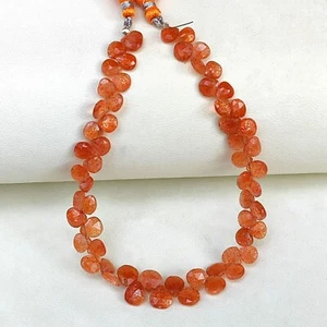 Gemas de piedra solar natural tamaño 6 a 8 mm facetado corazón briolette cuentas 10" hilo - Imagen 1 de 7