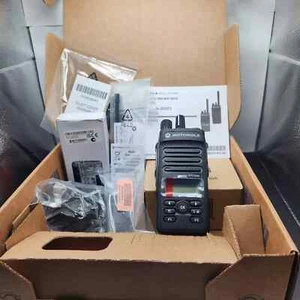 New Motorola XPR 3500e XPR3500e UHF Intrinsically Safe Radio AAH02RDH9VA1AN KIT - Picture 1 of 1
