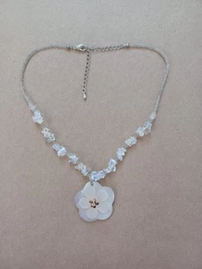 Vintage 90's Y2K Early 2000's MOP Shell Flower & Opalite Glass Bead Necklace - Picture 1 of 7
