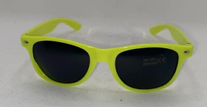 Casual Sunglasses Green UV Protection 400 Black Lenses New! - Picture 1 of 5