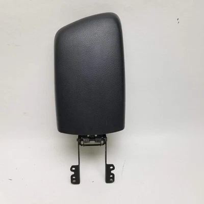 Toyota Yaris 2006-2011 sedán 06 07 08 09 10 11 consola central tapa reposabrazos  Foto 1 de 4