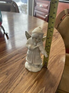 Christmas Decor Angel Playing Violin Figurine - Picture 1 of 6