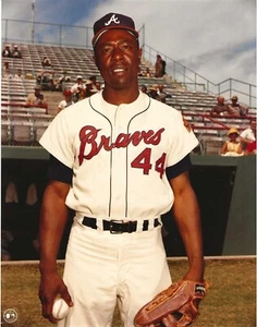 Hank Aaron Atlanta Braves Unsigned 8x10 Photo - Picture 1 of 1