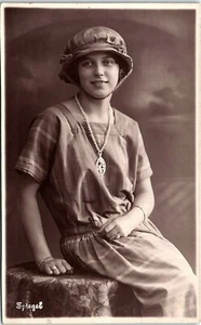 RPPC Woman Casual Cap Dress Spiegel Studio c. 1920 Real Photo Postcard S16 - Picture 1 of 2