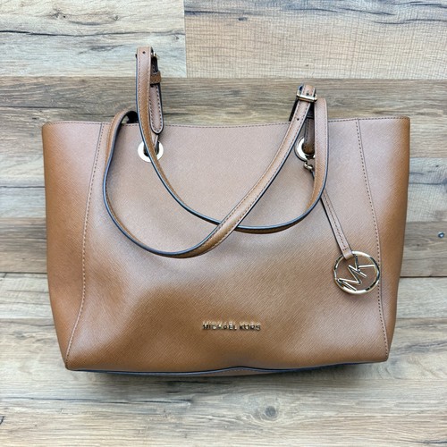 Borsa a tracolla Michael Kors grande marrone caramello pelle saffiano ciondolo nuova senza etichette