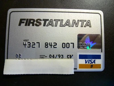 VINTAGE *FIRST ATLANTA* VISA RARE EXPIRED CREDIT CARD.  Expired 4/93 - Image 1 of 2