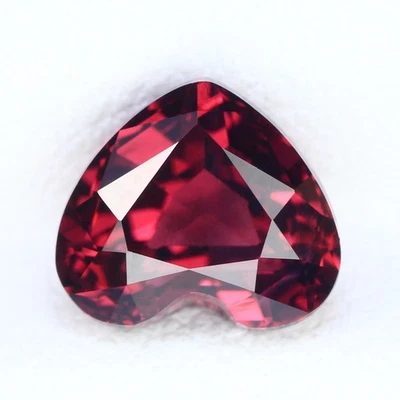 Rodolita Mozambique 100 % rosa rojizo natural corazón perfecto de 1,93 quilates 7,4 x 6,6 mm Foto 1 de 4