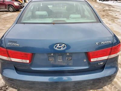 Tapa maletero (sin luces)(U1 azul aurora) Hyundai Sonata 2006-2008 Foto 1 de 4
