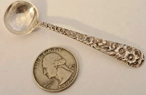 Cuchara de sal vintage Kirk REPOUSSE floral de plata de ley de 3 1/8" SIN MONOGRAMA BONITA - Imagen 1 de 5