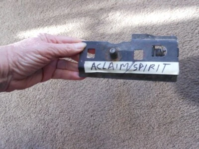 Dodge Spirit Plymouth Acclaim 1989 89 pestillo de capó Foto 1 de 4