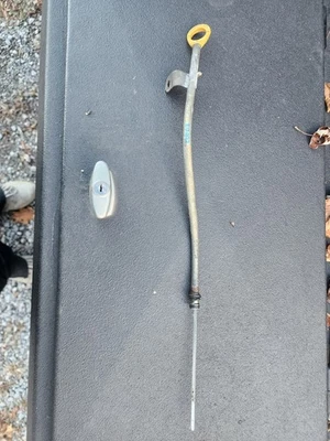 2006 Toyota Sienna (3.3L / AT) Engine Oil Dip Stick &Tube  - Image 1 of 4