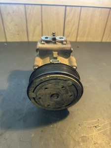 6.0 powerstroke A/C Compressor W Clutch 2003-07 F250-F550 - Picture 1 of 5
