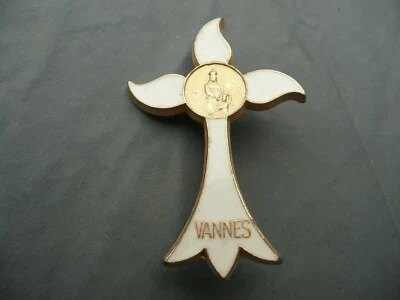 croix vintage doré et émaillé monté en broche VANNES monogrammé AB  - Photo 1/3