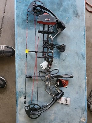 Blackout Pursuit Compound Bow  RTH  Package Trophy Ridge/ Display From Cabelas  - Image 1 of 4