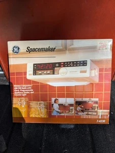 GE Spacemaker Companion AM FM Clock Radio Under Cabinet Light 7-4230 New - Picture 1 of 7