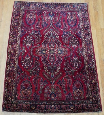 Antigua alfombra oriental roja de lana anudada a mano Saroukk de 1900 3'5" x 5' Foto 1 de 4