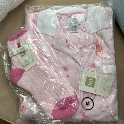 Juego de pijama natural de 2 piezas para mujer Karen Neuburger, rosa, talla M con calcetines  Foto 1 de 4