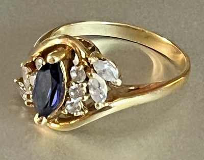 Anillo bypass de oro amarillo de 14k con zafiro y diamantes creados en laboratorio talla 6,75 Foto 1 de 4