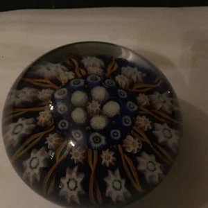 Bellissimo fermacarte in vetro Millefiori 2" alto 3" largo - Foto 1 di 7