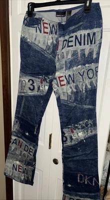 NUEVO DE COLECCIÓN DKNY Graffiti Elastizado Azul Jeans Juniors Talla 3 Estampado Nueva York Nuevo con Etiquetas Foto 1 de 4
