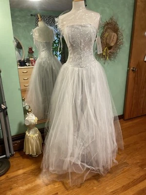 Vestido de Baile Formal LoraLie Blanco Plateado Baile de graduación Noche Ocasión Especial. Talla 6 Foto 1 de 4