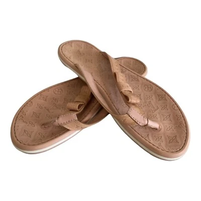 Autêntica Louis Vuitton rosa monograma borracha em relevo sandálias flip flop 36.5/6.5 - Imagem 1 de 4