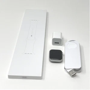 Apple Watch Series 6 40mm Silver Aluminum Case with White Sport Band GPS Used - Photo 1 sur 5