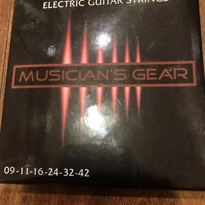 Cuerdas de guitarra eléctrica de acero niquelado Musician's Gear 09-42 ¡Totalmente nuevas! - Imagen 1 de 2