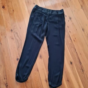 Women's size 10 'CUE' Gorgeous black viscose tapered ankle pants - EUC - Picture 1 of 4