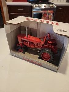 Vintage Ertl 1/16 International Farmall 140 Traktor #4754 originalverpackt - Bild 1 von 8