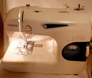 Singer Featherweight II Elektrische Nähmaschine Modell 117 - Bild 1 von 4