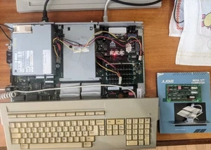 Upgraded/refurbished Atari Mega STE + TOS 2.06 UK + ACSI2STM (no case) - Afbeelding 1 van 15