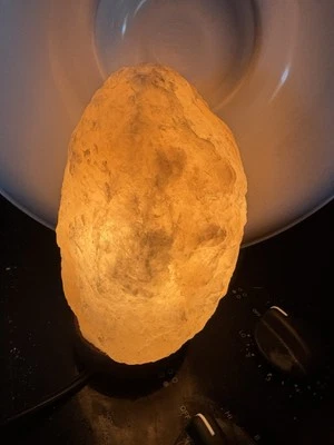LÁMPARA DE SAL, 7" Grande Lámpara de Sal del Himalaya Terapéutica Cristal Roca Luz Nocturna Foto 1 de 4