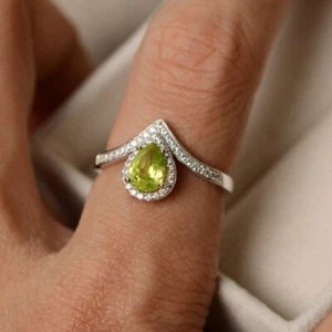 Green Peridot Women Ring Natural Gemstone 925 Sterling Silver Modern Ring - Picture 1 of 5