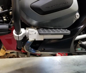 Adjust HIGHWAY PEG kit for BMW R12RTW R1250RT for use on 30-200/36-200 Low Mount - Picture 1 of 4